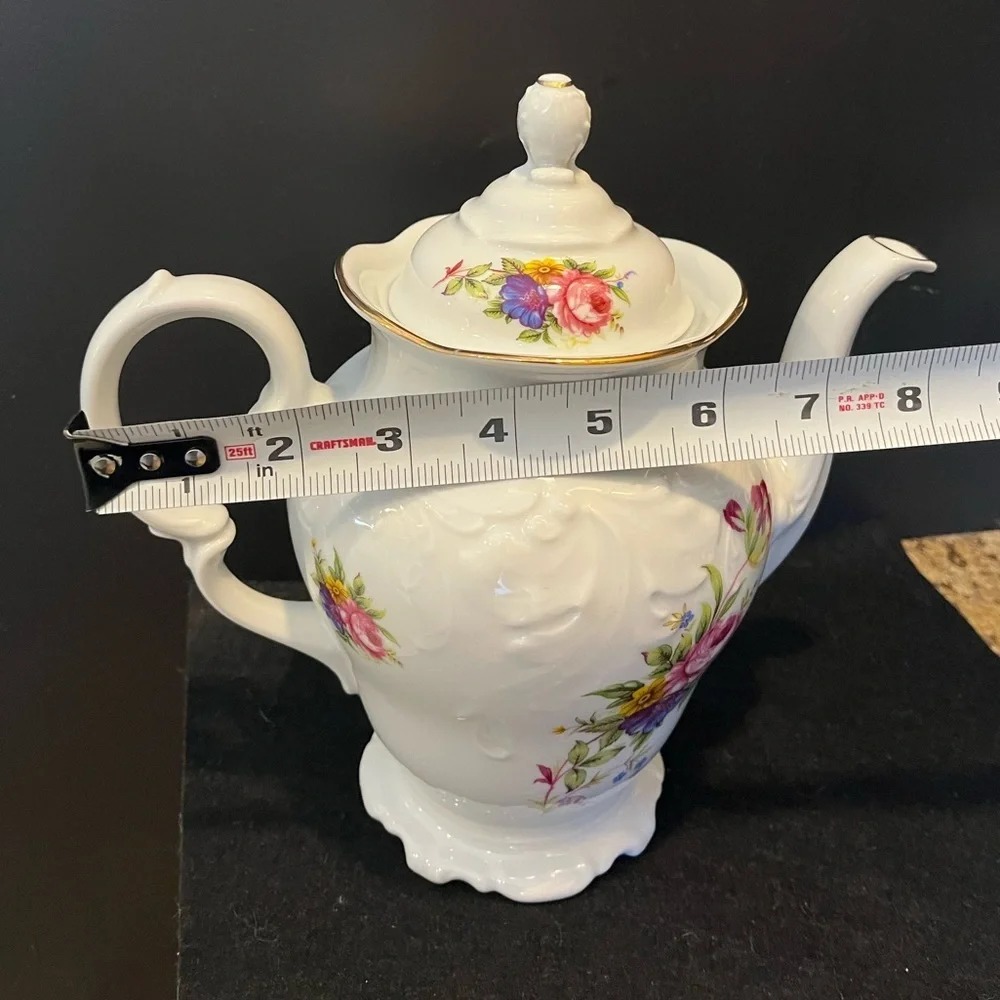 Vintage Royal Kent Floral White Porcelain Teapot Made in Poland 6 cup